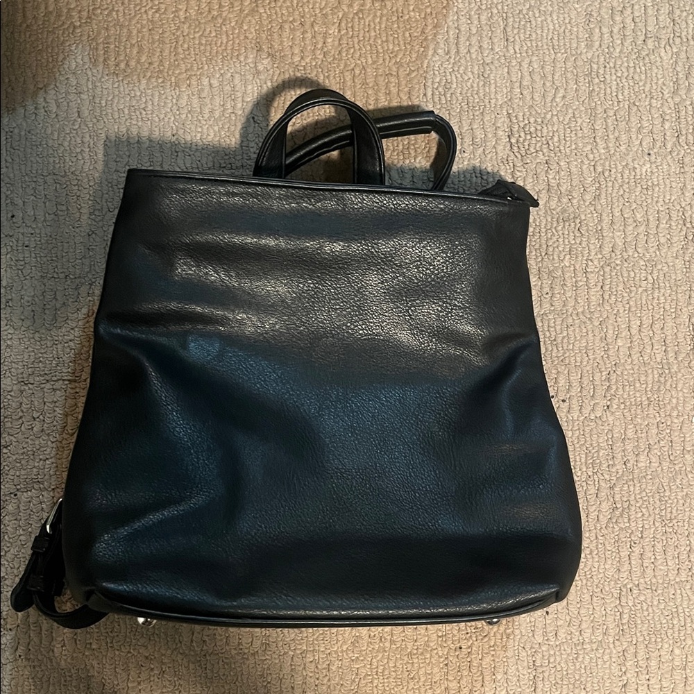 ❤️ Black backpack/bag- Wear it 3 ways!